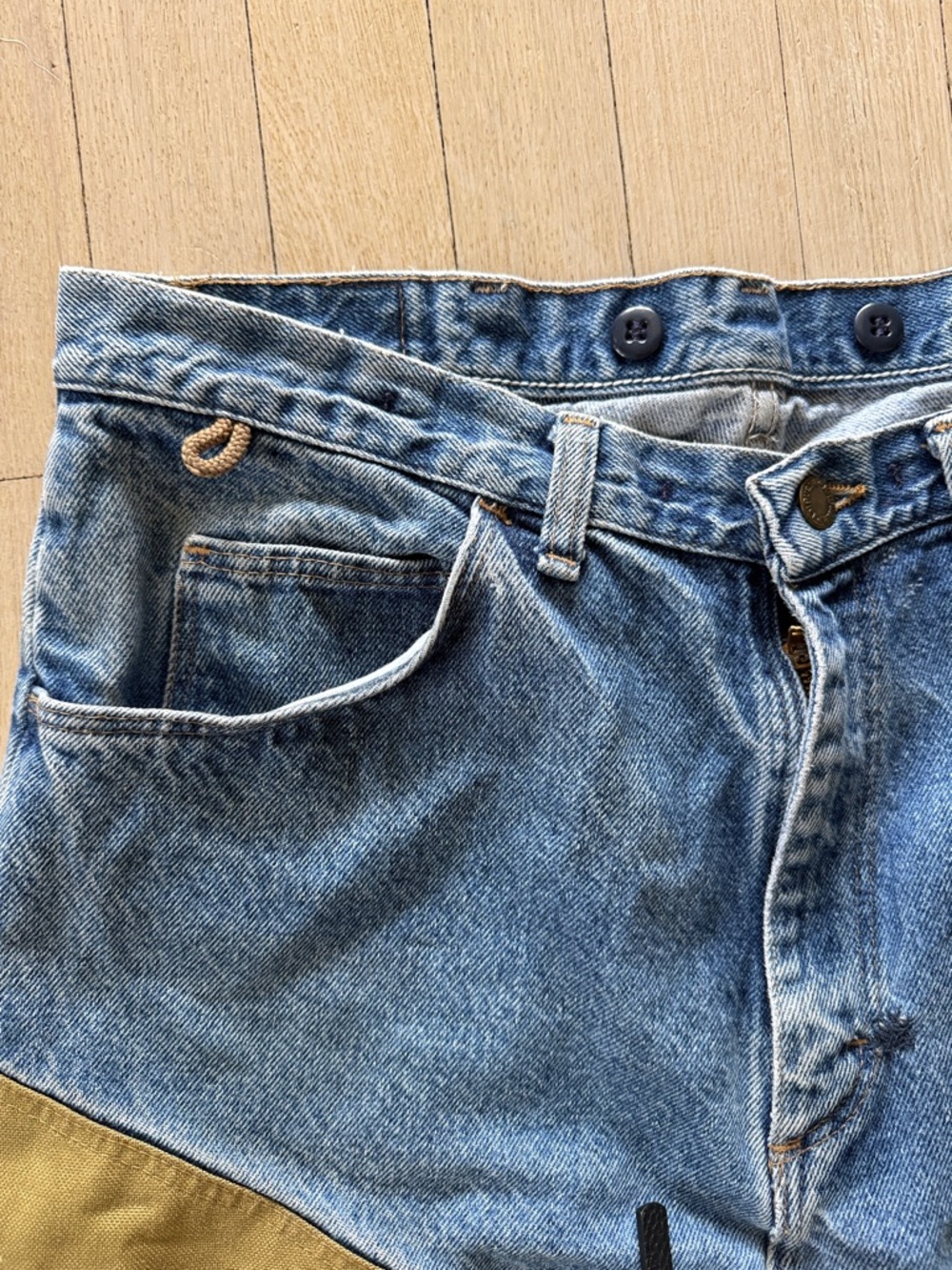 Vintage Wrangler rugged wear jeans - Picture 2 of 7